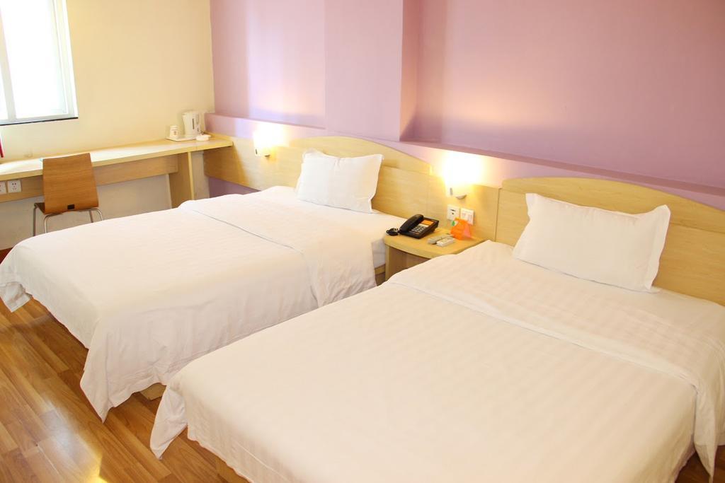 7Days Inn Chongqing Nanping Pedestrian Street Exterior foto